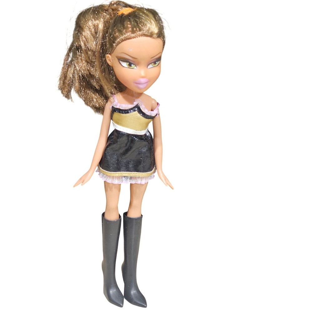 Bratz Yasmin Doll 2001 MGA Entertainment Y2K Black Gold Dress‎ Tall Boots
